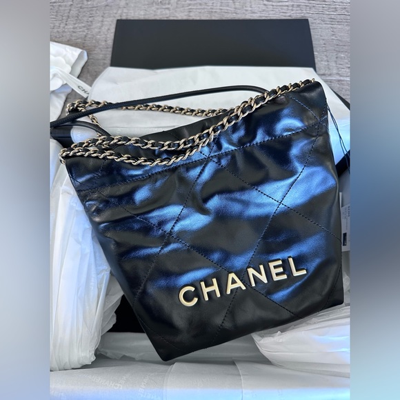 Authentic Black Chanel Glazed Aged Calfskin Mini 22 Bag Gold Hardware 2023. - Picture 6 of 13